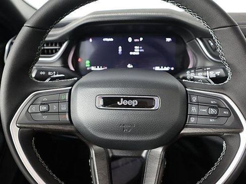 New 2025 Jeep Grand Cherokee Limited w/ Luxury Tech Group II AWD/4WD image 11
