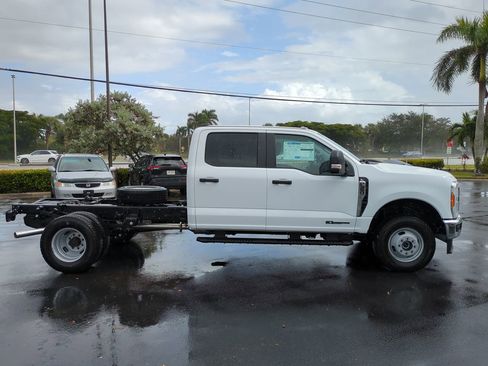 New 2026 Ford F350 XL w/ XL Chrome Package AWD/4WD image 3