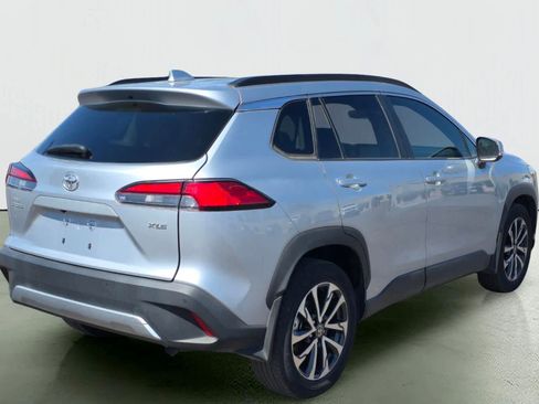 Used 2024 Toyota Corolla Cross XLE w/ Convenience Package image 7