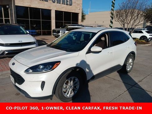 Used 2020 Ford Escape SE image 1