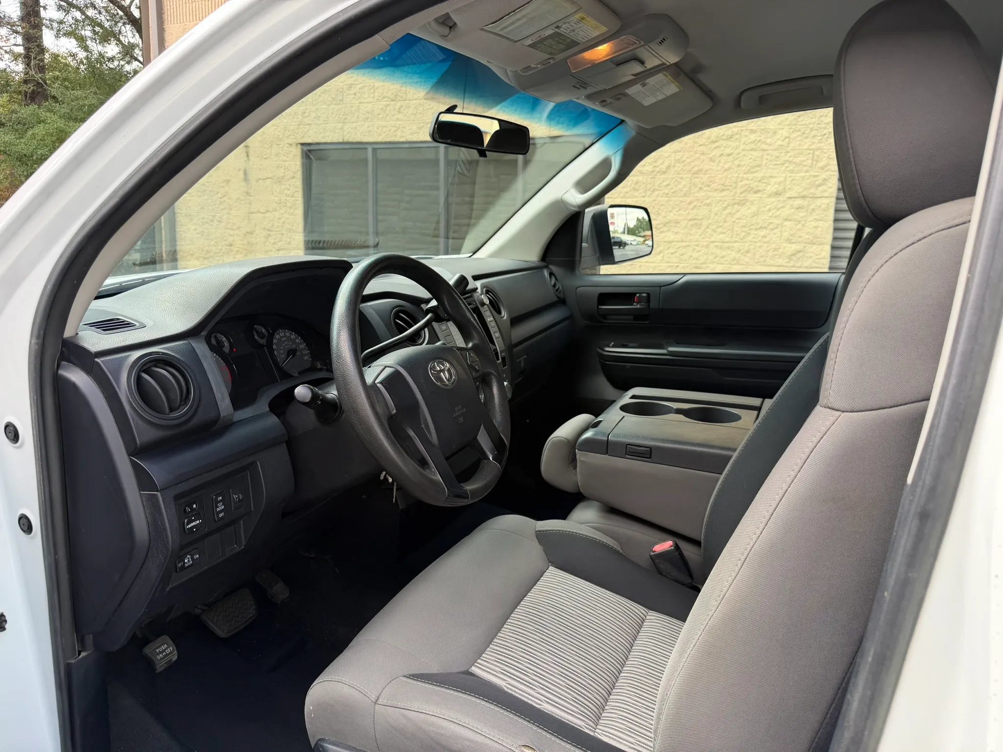 Used 2017 Toyota Tundra SR AWD/4WD image 18