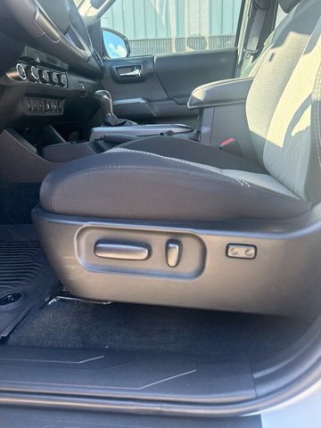 Used 2023 Toyota Tacoma TRD Sport w/ Technology Package AWD/4WD image 16