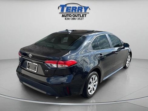Used 2022 Toyota Corolla LE image 4