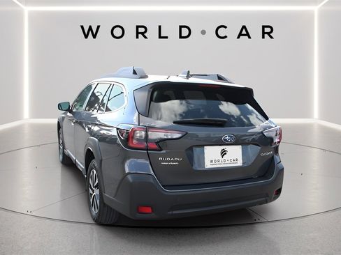 Used 2023 Subaru Outback Premium image 5