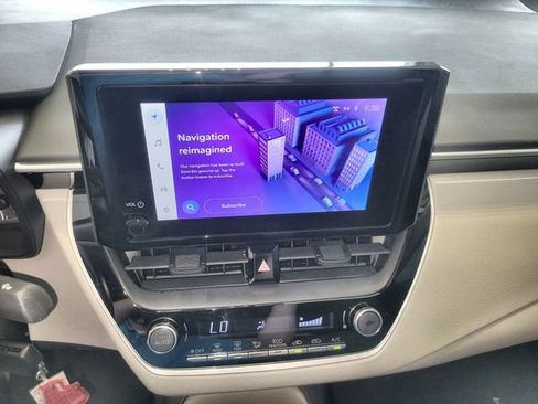 Used 2024 Toyota Corolla LE FWD image 18