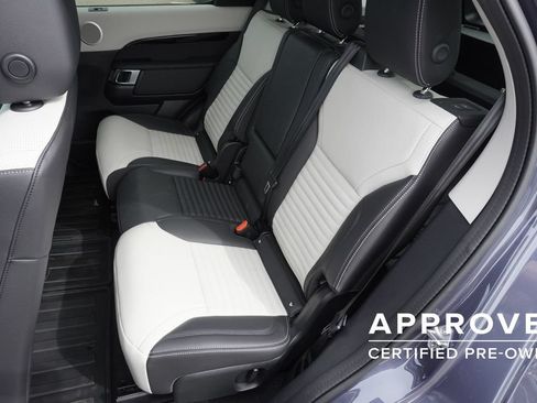 Used 2025 Land Rover Discovery S AWD/4WD image 30