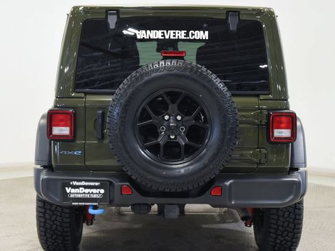 Used 2024 Jeep Wrangler Unlimited AWD/4WD image 12