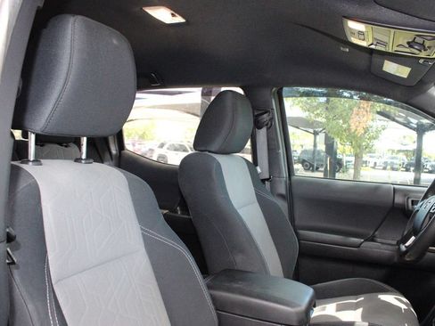 Used 2021 Toyota Tacoma TRD Off-Road w/ Technology Package AWD/4WD image 39