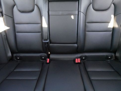 Used 2025 Volvo S60 B5 Core image 13