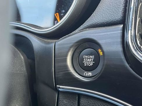 Used 2022 Jeep Grand Cherokee Limited image 35