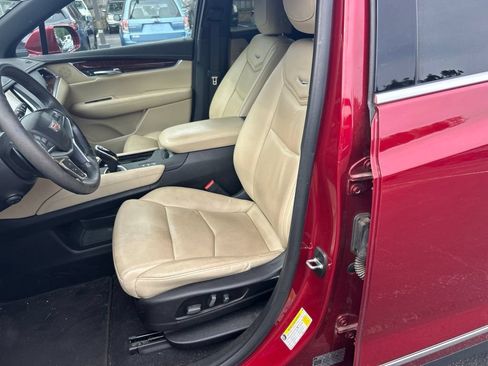 Used 2019 Cadillac XT5 Luxury AWD/4WD image 16