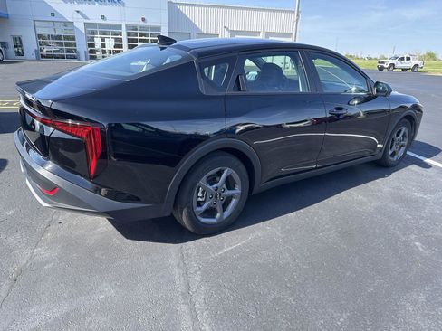 Used 2025 Kia K4 FWD image 2
