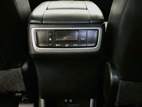 Used 2017 Toyota Highlander XLE FWD image 29