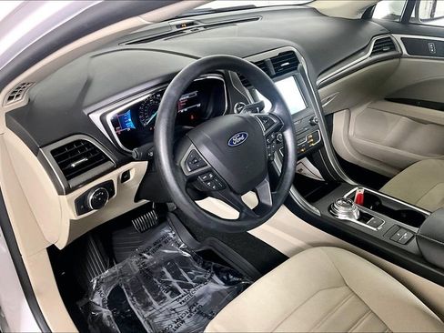 Used 2020 Ford Fusion SE image 13
