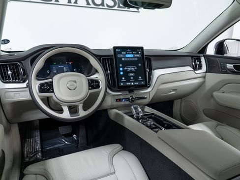New 2026 Volvo XC60 B5 Ultra w/ Climate Package image 16
