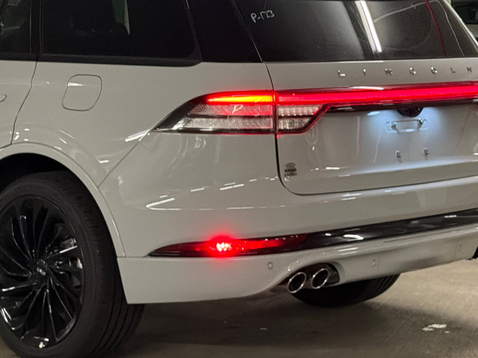New 2027 Lincoln Aviator Reserve w/ Jet Appearance Package AWD/4WD image 7