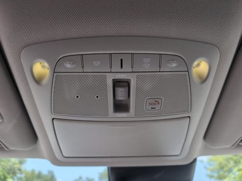 Used 2019 Nissan Rogue SL w/ Premium Package FWD image 18