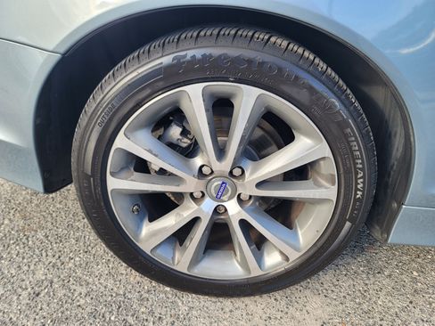 Used 2011 Volvo C70 T5 w/ Convenience Pkg image 18