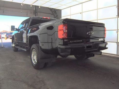 Used 2018 Chevrolet Silverado 3500 High Country w/ Duramax Plus Package image 4