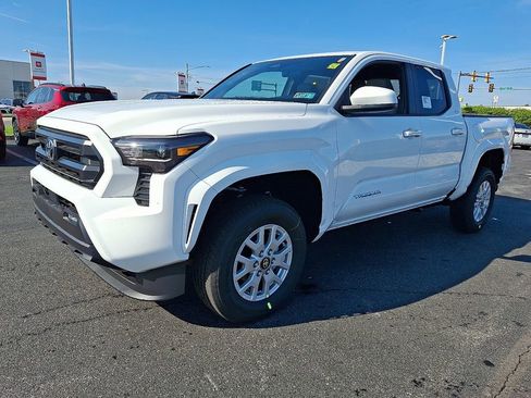 New 2026 Toyota Tacoma SR5 RWD image 3