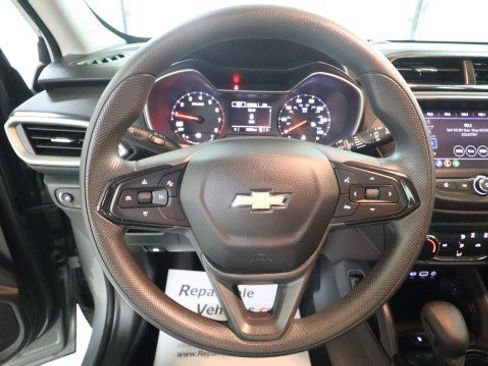 Used 2023 Chevrolet TrailBlazer LS FWD image 18