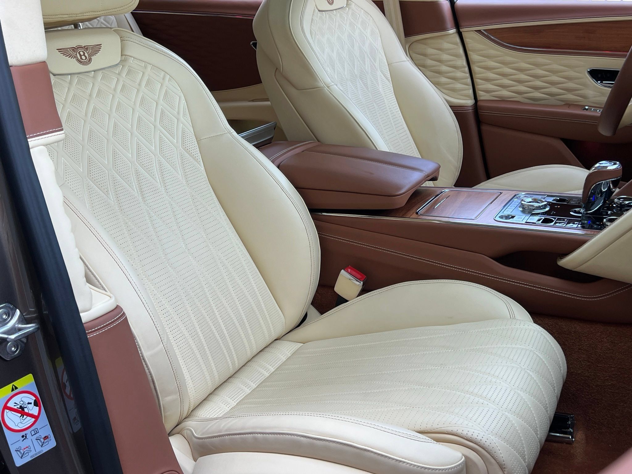 Used 2023 Bentley Flying Spur W12 AWD/4WD image 43