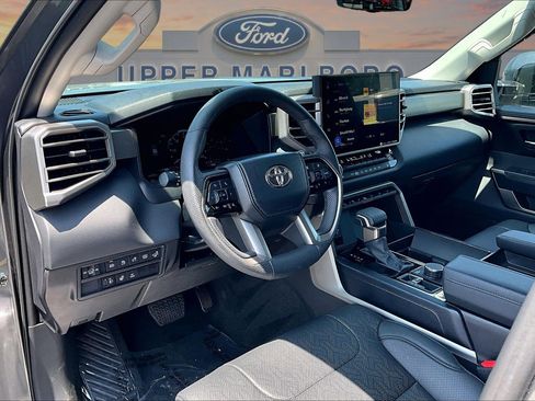 Used 2024 Toyota Sequoia SR5 w/ SR5 Premium Package AWD/4WD image 14