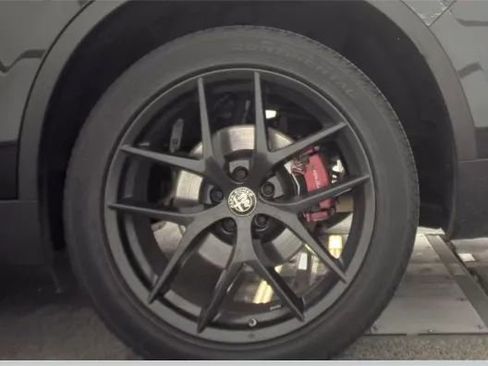 Used 2020 Alfa Romeo Stelvio w/ Nero Edizione image 5