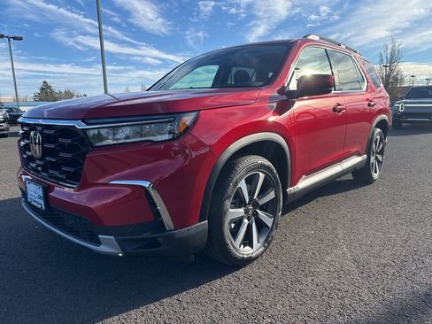 New 2025 Honda Pilot Touring image 7
