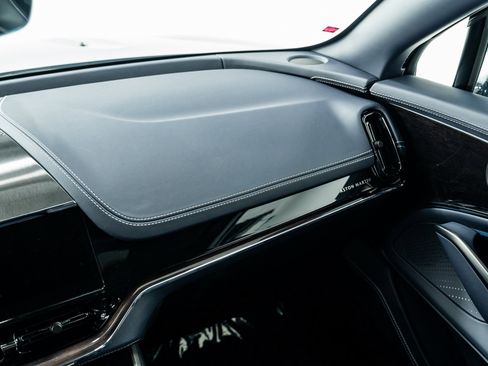 Used 2025 Aston Martin DBX 707 image 32