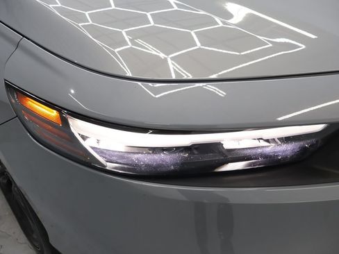 Used 2025 Honda Accord SE image 25