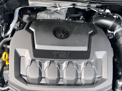 Used 2018 Volkswagen Tiguan SEL FWD image 31