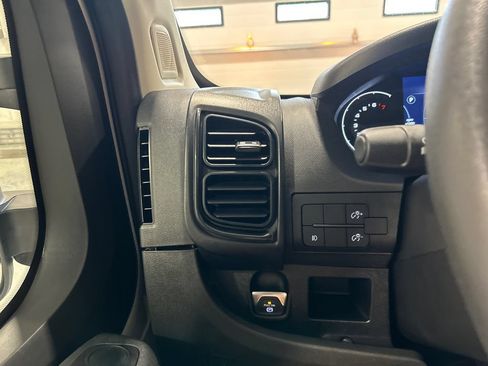 Used 2025 RAM ProMaster 2500 w/ U-Haul Equipment Group FWD image 17