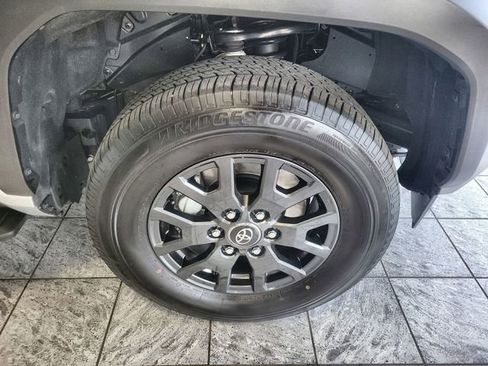 Certified 2025 Toyota 4Runner SR5 AWD/4WD image 10