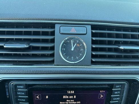 Used 2017 Volkswagen Passat 1.8T SE image 11