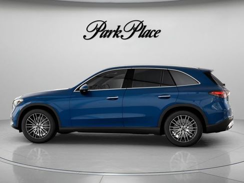 Used 2026 Mercedes-Benz GLC 300 image 2