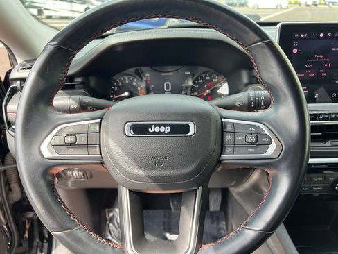 Used 2022 Jeep Compass Trailhawk w/ Trailhawk Convenience Group AWD/4WD image 16