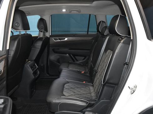 Used 2024 Volkswagen Atlas SEL Premium R-Line image 18