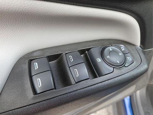 Used 2023 Chevrolet Equinox LS w/ LS Convenience Package image 14