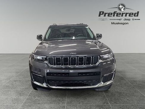 Used 2023 Jeep Grand Cherokee L Limited w/ Luxury Tech Group II AWD/4WD image 11