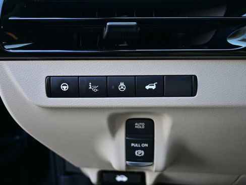 Certified 2025 Nissan Murano Platinum w/ Cargo Package image 28