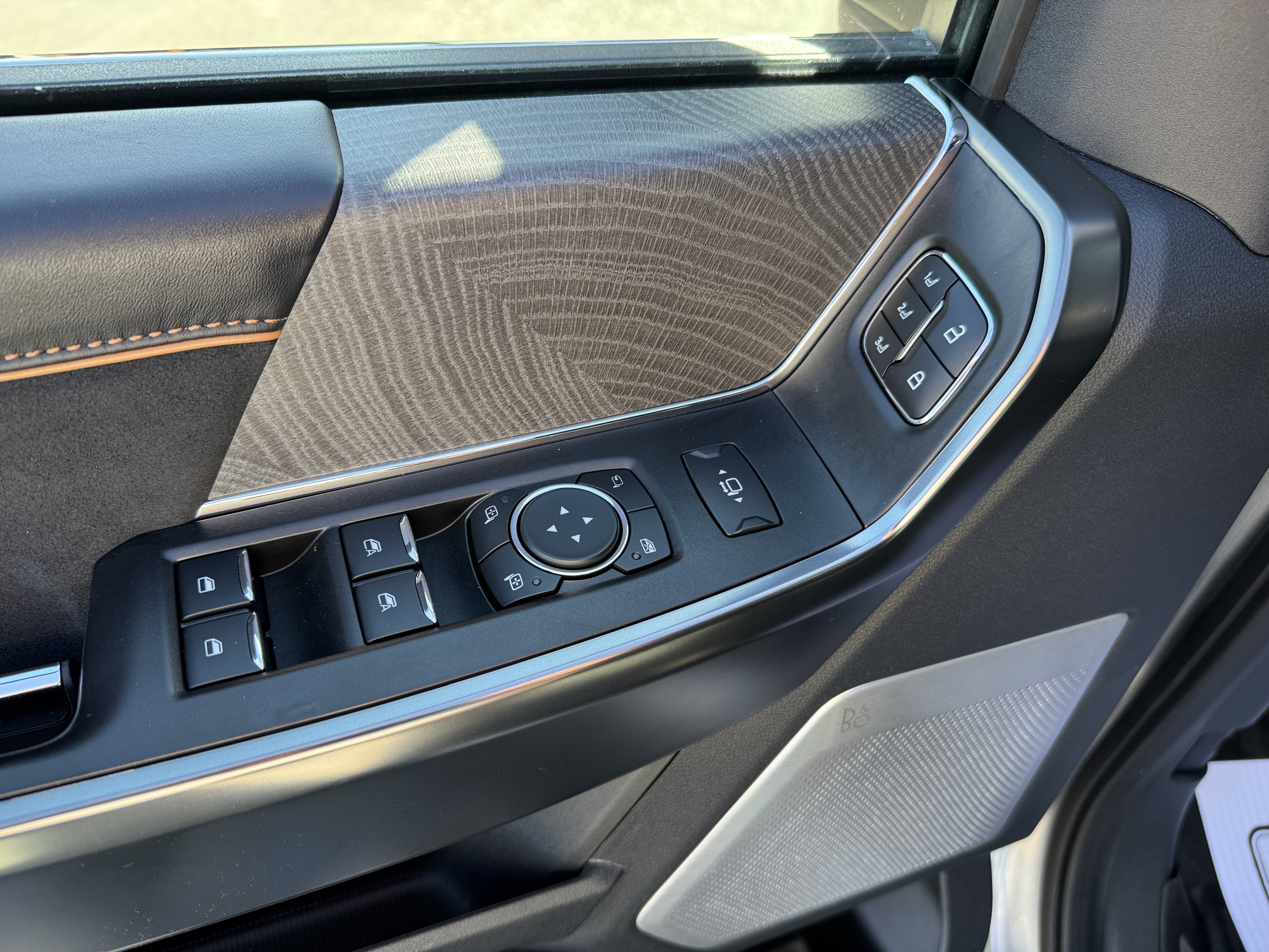 Used 2024 Ford F350 Platinum AWD/4WD image 8