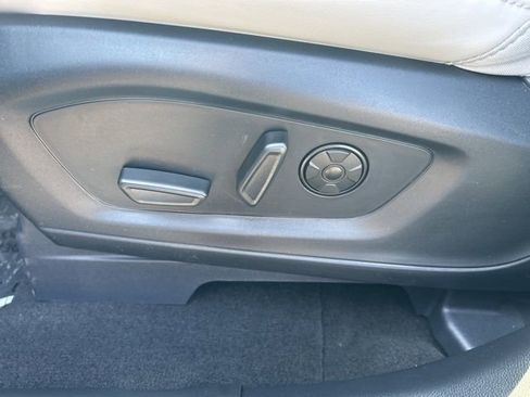 New 2026 Ford Explorer Platinum image 22