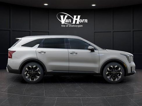 New 2026 Kia Sorento EX image 9