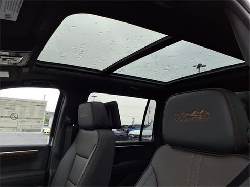 New 2026 Chevrolet Suburban High Country image 8