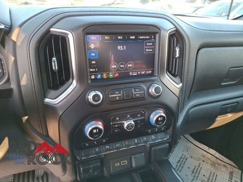 Used 2023 GMC Sierra 2500 AT4 w/ AT4 Premium Plus Package image 18