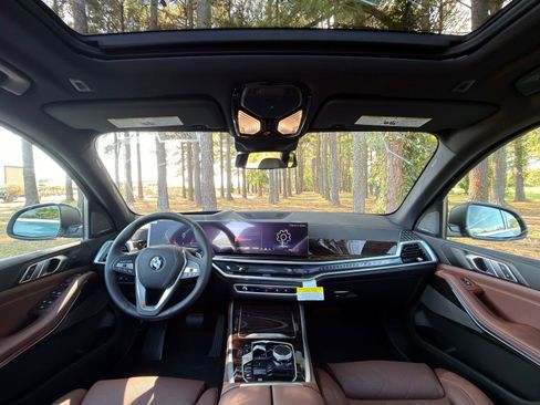 New 2026 BMW X5 xDrive40i w/ Climate Comfort Package image 2