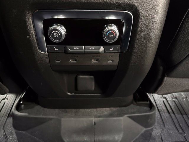 Used 2025 GMC Yukon XL Denali w/ Denali Reserve Package AWD/4WD image 38