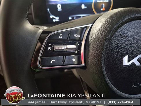 Certified 2025 Kia Seltos EX image 18