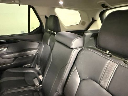 Used 2025 Honda Pilot Touring image 40